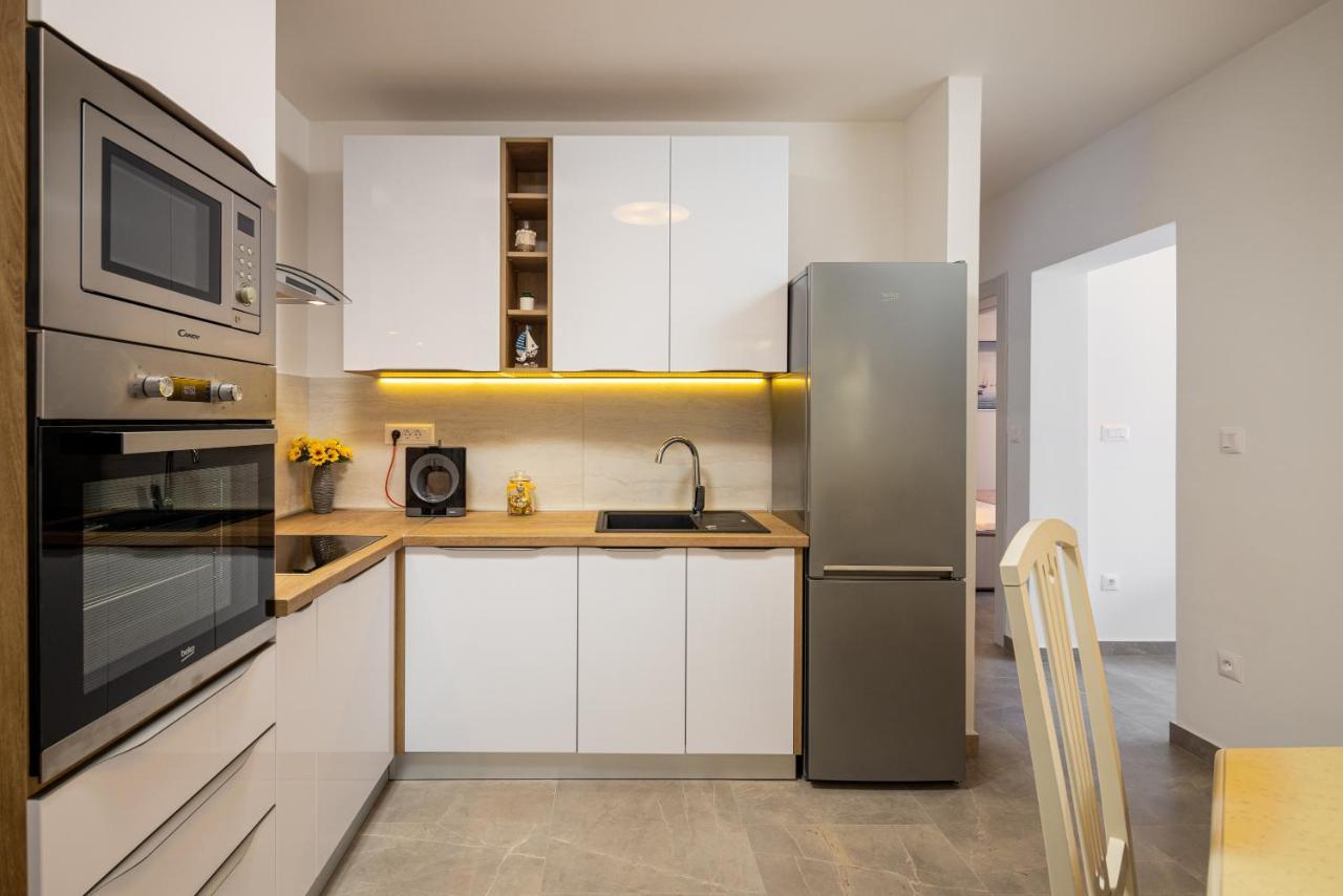 Apartment Navika Омиш Экстерьер фото